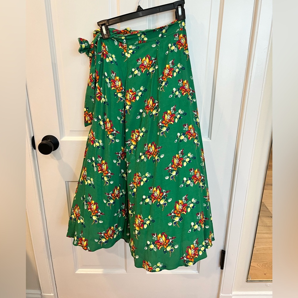 Green floral maxi skirt size XS